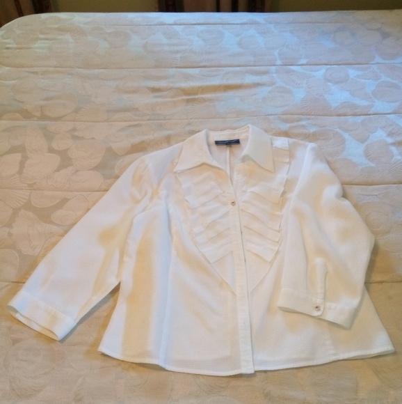 Jones New York signature Tuxedo Blouse - Picture 2 of 6